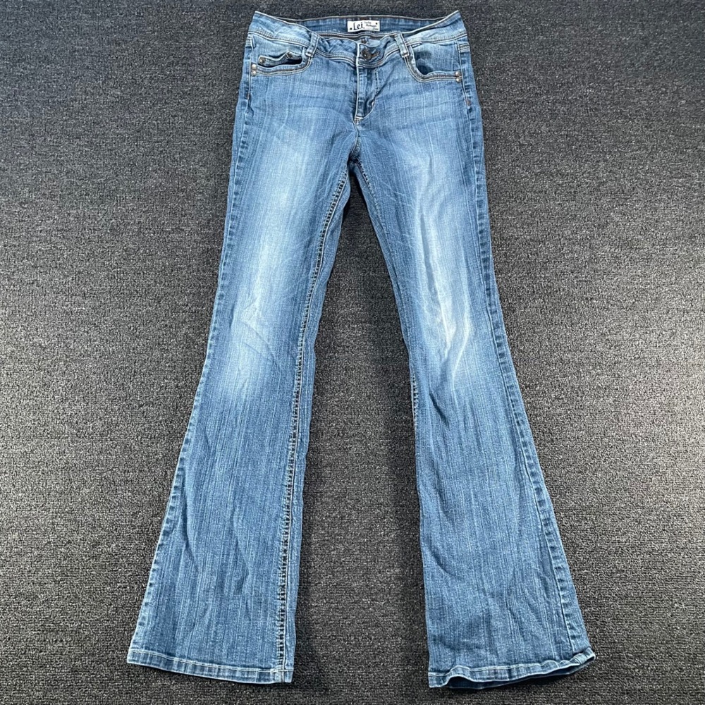 L.E.I. Sophia Hiphugger Flare Jeans Junior 11 Long Blue Good Low Rise Y2K Boho